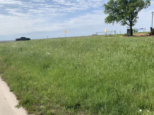 304 S College Ave, West, TX 76691